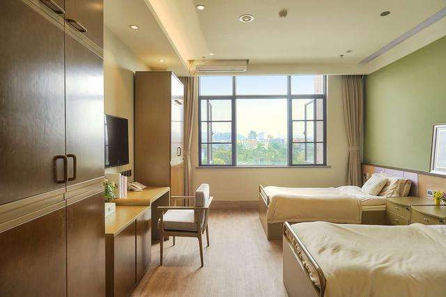 为什么敬老院住不满人？